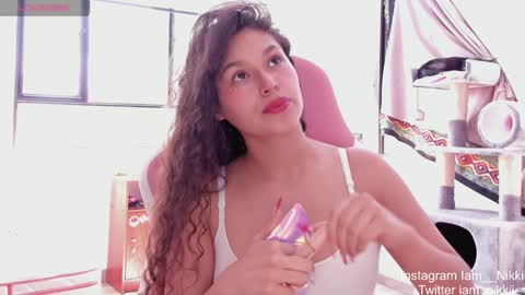 Snapshot of iam_nikki chatting on 17, 12, 2024 On instagram Imm NikkiHelp me reach 100 likes online show from 17, 12, 2024