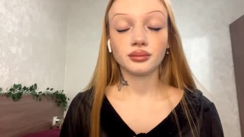 Snapshot of iamlylu chatting on 30, 11, 2025 Lylu online show from 30, 11, 2025