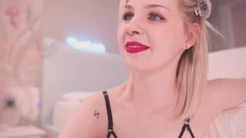 Snapshot of iamninamint chatting on 27, 9, 2025 Nina online show from 27, 9, 2025