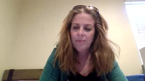 iampoppyy online show from 11, 11, 2025