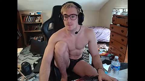 Snapshot of iamtommyparker chatting on 4, 12, 2025 iamtommyparker online show from 4, 12, 2025