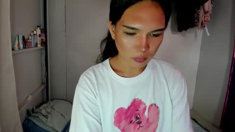 Snapshot of iamyourdesire_ chatting on 26, 3, 2026 shhh online show from 26, 3, 2026