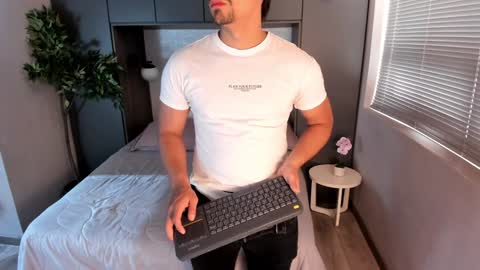 Ian Davis online show from 11, 12, 2024