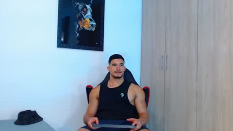 Snapshot of ian_hammer chatting on 14, 12, 2024 I A N -- H A M M E R online show from 14, 12, 2024