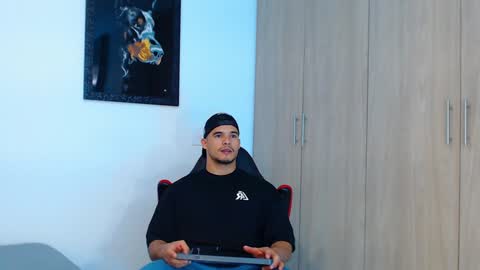 Snapshot of ian_hammer chatting on 4, 1, 2025 I A N -- H A M M E R online show from 4, 1, 2025