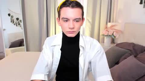 Snapshot of ian_harrickton chatting on 16, 3, 2026 ian online show from 16, 3, 2026