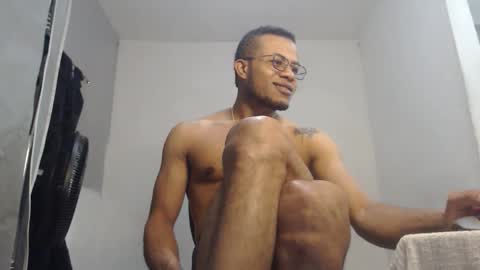 Snapshot of ian_tuner chatting on 8, 11, 2025 ian_tuner online show from 8, 11, 2025