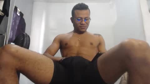 Snapshot of ian_tuner chatting on 12, 11, 2025 ian_tuner online show from 12, 11, 2025