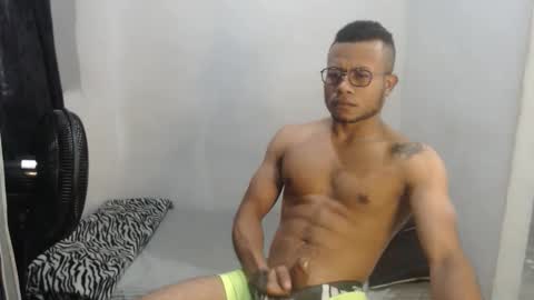 Snapshot of ian_tuner chatting on 1, 12, 2025 ian_tuner online show from 1, 12, 2025