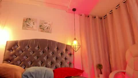 Snapshot of iangel_ chatting on 25, 10, 2025 ian online show from 25, 10, 2025