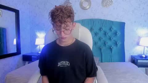 Snapshot of iangel_ chatting on 12, 11, 2025 ian online show from 12, 11, 2025