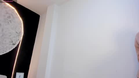 Snapshot of iangilbert chatting on 21, 10, 2025 ian online show from 21, 10, 2025