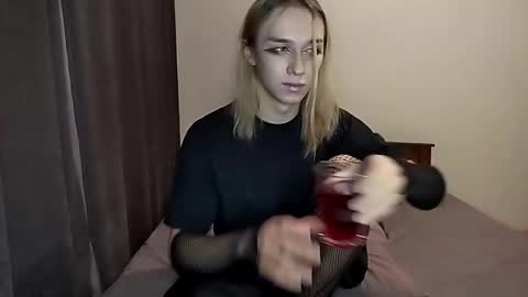 Snapshot of icebenz chatting on 1, 12, 2025 Jade online show from 1, 12, 2025