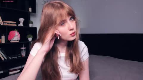 Snapshot of icyhoneybite chatting on 7, 11, 2025 Jane online show from 7, 11, 2025