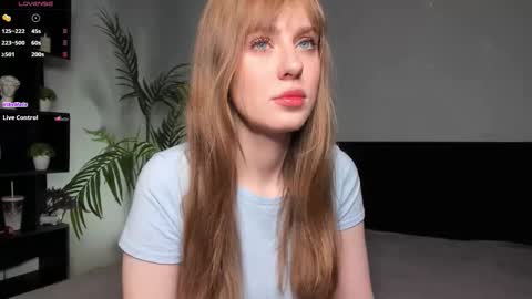 Snapshot of icyhoneybite chatting on 9, 11, 2025 Jane online show from 9, 11, 2025