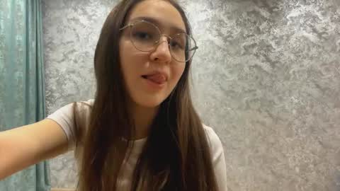 Snapshot of idellmannheim chatting on 6, 11, 2025 Sofi online show from 6, 11, 2025