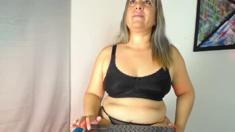  Livana  online show from 1, 1, 2025