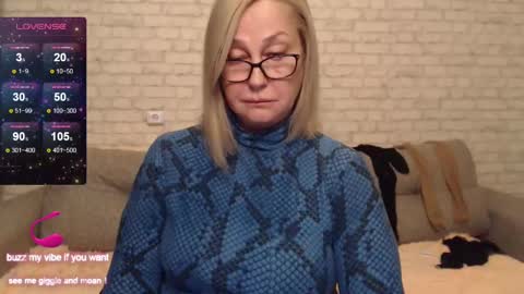 IlariaCetoi online show from 6, 1, 2025