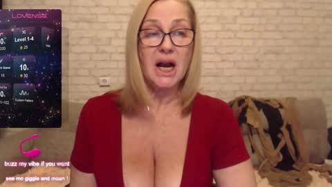 IlariaCetoi online show from 4, 12, 2025