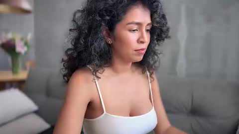 Snapshot of illaroom chatting on 9, 11, 2025 Kloe online show from 9, 11, 2025