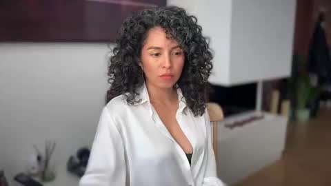 Snapshot of illaroom chatting on 25, 11, 2025 Kloe online show from 25, 11, 2025