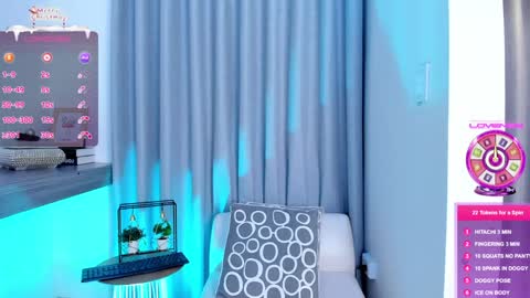 Snapshot of im_antonia chatting on 12, 12, 2024 LUCY online show from 12, 12, 2024