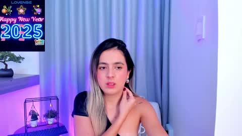 Snapshot of im_antonia chatting on 12, 1, 2025 LUCY online show from 12, 1, 2025