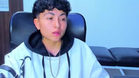 Snapshot of im_mathias chatting on 27, 2, 2026 mathias online show from 27, 2, 2026