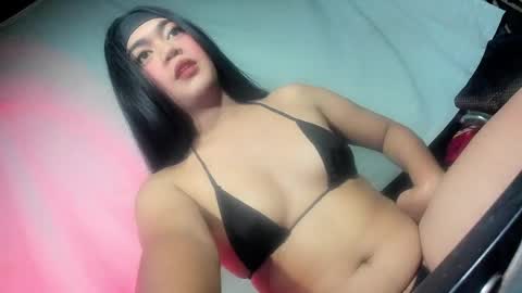 Snapshot of im_ur_hot_ella chatting on 13, 2, 2025 ella may online show from 13, 2, 2025