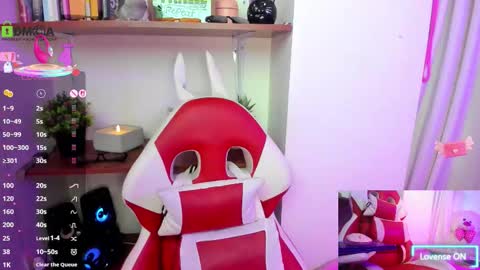 Lisa Hyga online show from 12, 11, 2025