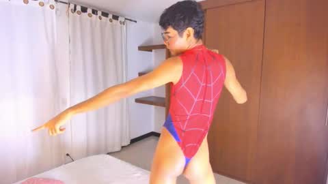 Snapshot of im_zayn chatting on 22, 11, 2025 CAMILO dont forget to leave your thumb up 3 online show from 22, 11, 2025