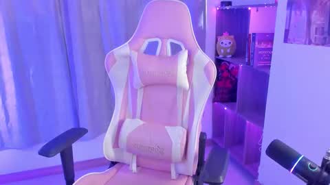 Danibabe online show from 4, 12, 2025