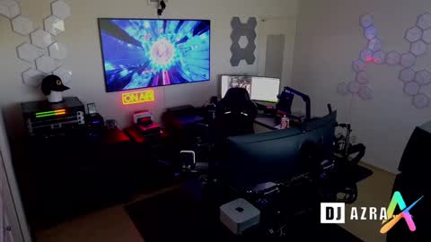 Snapshot of imdjazra chatting on 6, 1, 2025 DJ Azra online show from 6, 1, 2025