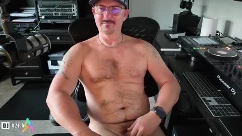 Snapshot of imdjazra chatting on 6, 10, 2025 DJ Azra online show from 6, 10, 2025