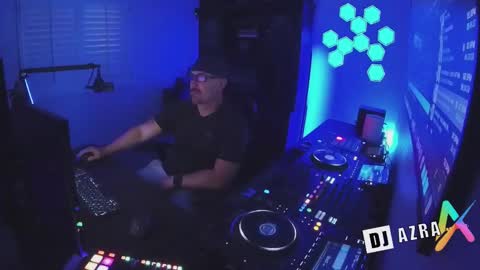 Snapshot of imdjazra chatting on 16, 10, 2025 DJ Azra online show from 16, 10, 2025