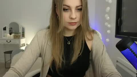 Snapshot of imkeira chatting on 7, 1, 2025 ImKeira online show from 7, 1, 2025