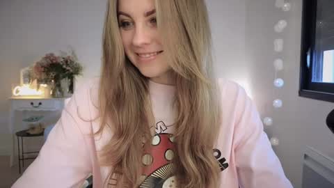 Snapshot of imkeira chatting on 22, 2, 2025 ImKeira online show from 22, 2, 2025