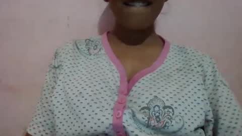 Snapshot of imlovelyrose chatting on 24, 12, 2024 ROSE online show from 24, 12, 2024