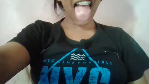 Snapshot of imlovelyrose chatting on 7, 2, 2025 ROSE online show from 7, 2, 2025