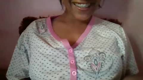 Snapshot of imlovelyrose chatting on 5, 3, 2025 ROSE online show from 5, 3, 2025