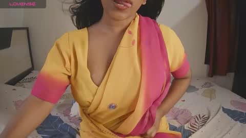 Snapshot of imlovelyrose chatting on 21, 9, 2025 ROSE online show from 21, 9, 2025