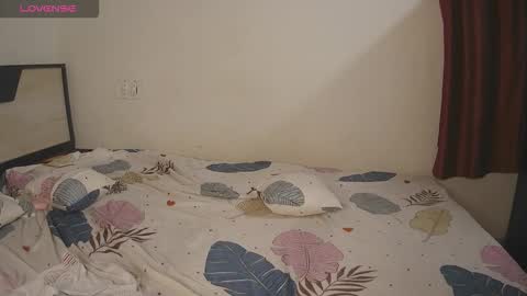 Snapshot of imlovelyrose chatting on 22, 9, 2025 ROSE online show from 22, 9, 2025