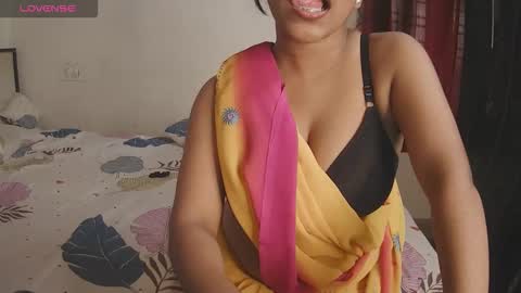 Snapshot of imlovelyrose chatting on 26, 9, 2025 ROSE online show from 26, 9, 2025