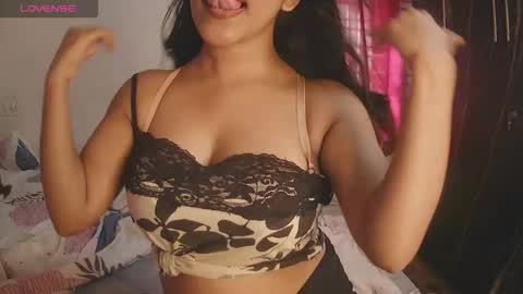 Snapshot of imlovelyrose chatting on 10, 10, 2025 ROSE online show from 10, 10, 2025