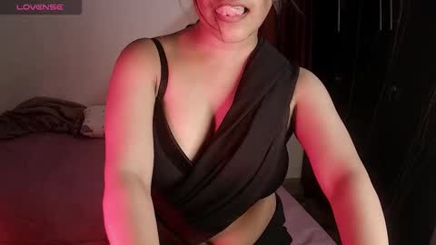 Snapshot of imlovelyrose chatting on 20, 10, 2025 ROSE online show from 20, 10, 2025