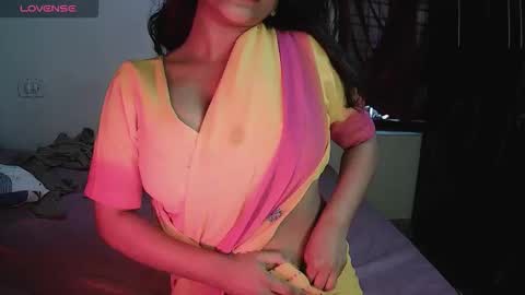 Snapshot of imlovelyrose chatting on 7, 11, 2025 ROSE online show from 7, 11, 2025