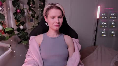 Snapshot of imnotmia chatting on 8, 1, 2025 Mia online show from 8, 1, 2025