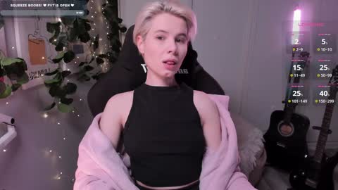 Snapshot of imnotmia chatting on 8, 2, 2025 Mia online show from 8, 2, 2025