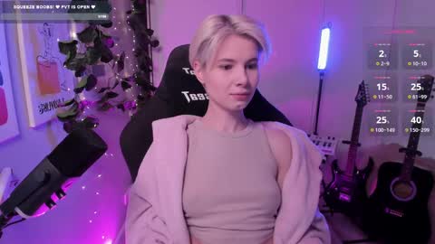 Snapshot of imnotmia chatting on 19, 2, 2025 Mia online show from 19, 2, 2025