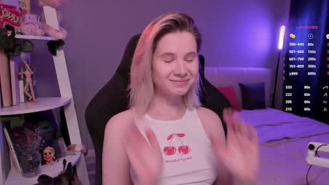 Snapshot of imnotmia chatting on 4, 4, 2026 Mia online show from 4, 4, 2026